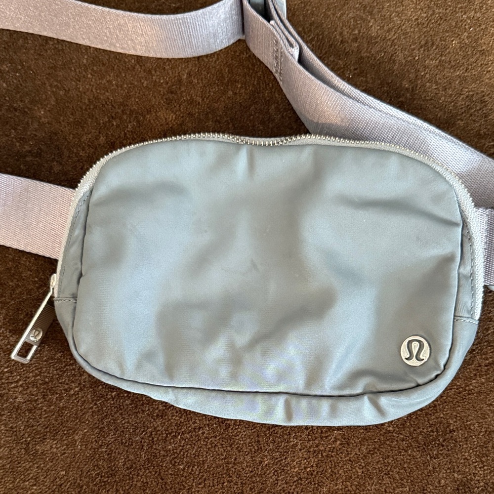 lululemon Everywhere Belt Bag
